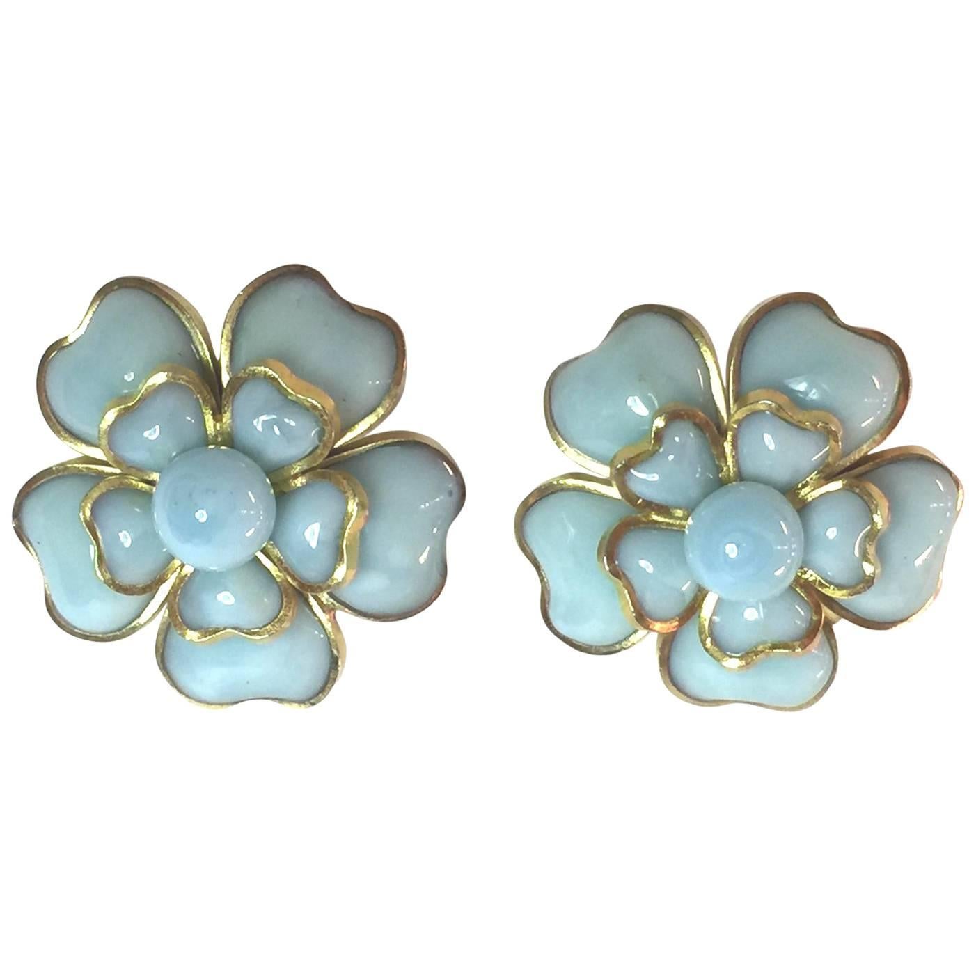 1960s Gripoix French Pale Blue Poured Glass Clip On Earrings For Sale