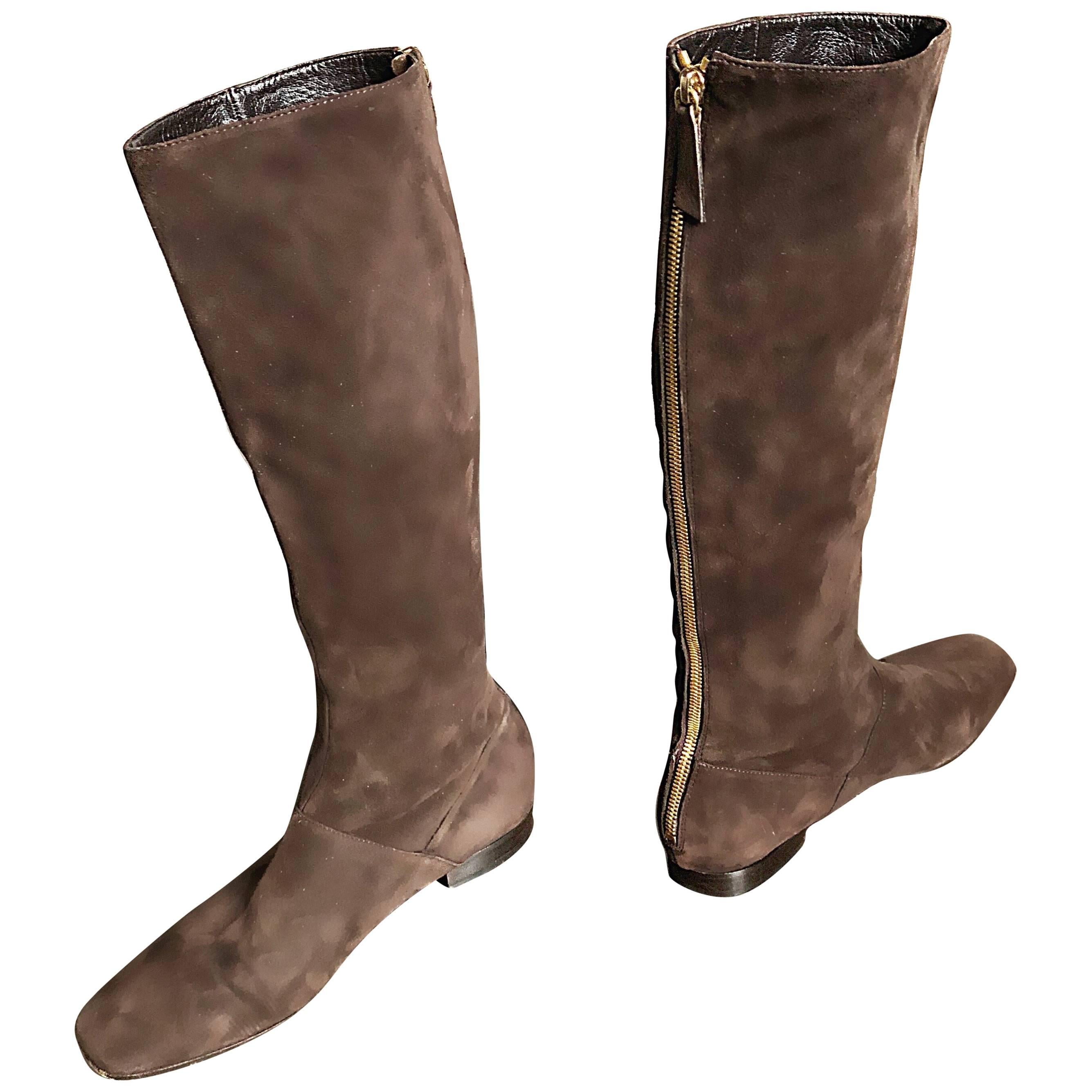 New 1990s Moschino Cheap & Chic Size 38.5 / 8.5 Brown Suede 90s Knee High Boots For Sale