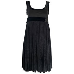 Romeo Gigli 1990s Vita a trapezio impero Vintage 90s Chic Little Black Dress