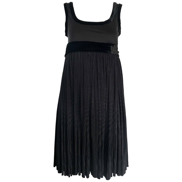 navy blue dress for baby girl A Look Back at '90s Red Carpet Style main image 1