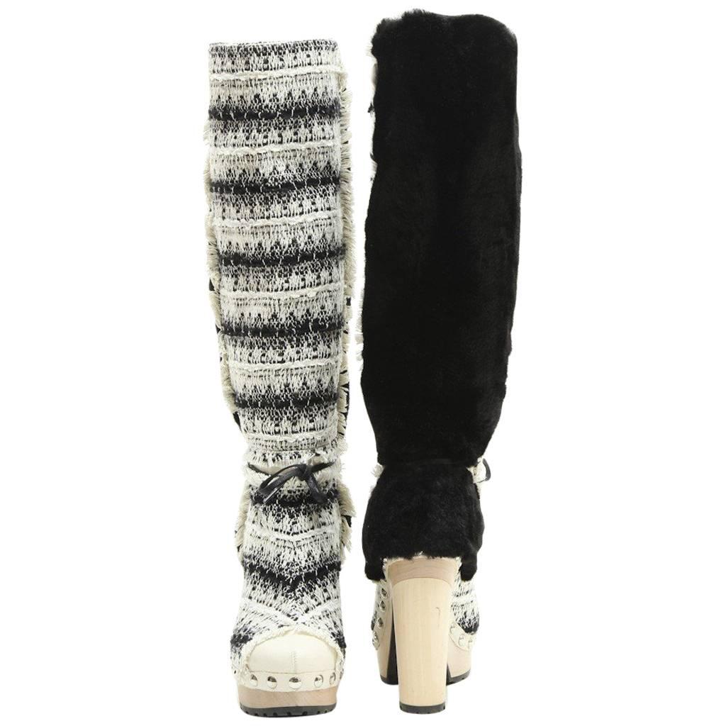 CHANEL Boots in Bi-color Black and White Tweed and Faux Fur Size 39.5FR For Sale