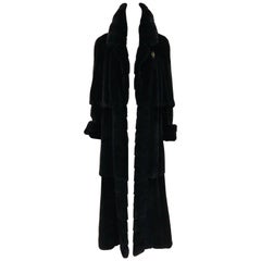 Manteau long en vison rasé noir Marshall Fields avec col rond & manchette relevée