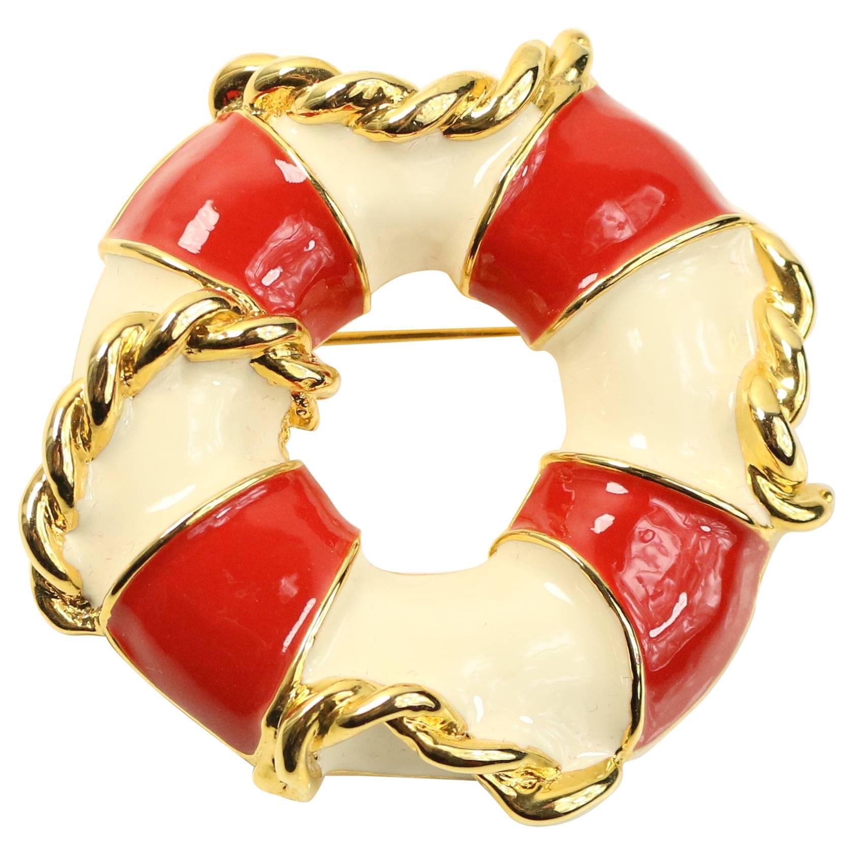 Escada Goldfarbene elfenbeinfarbene/rote Lifebuoy-Brosche 