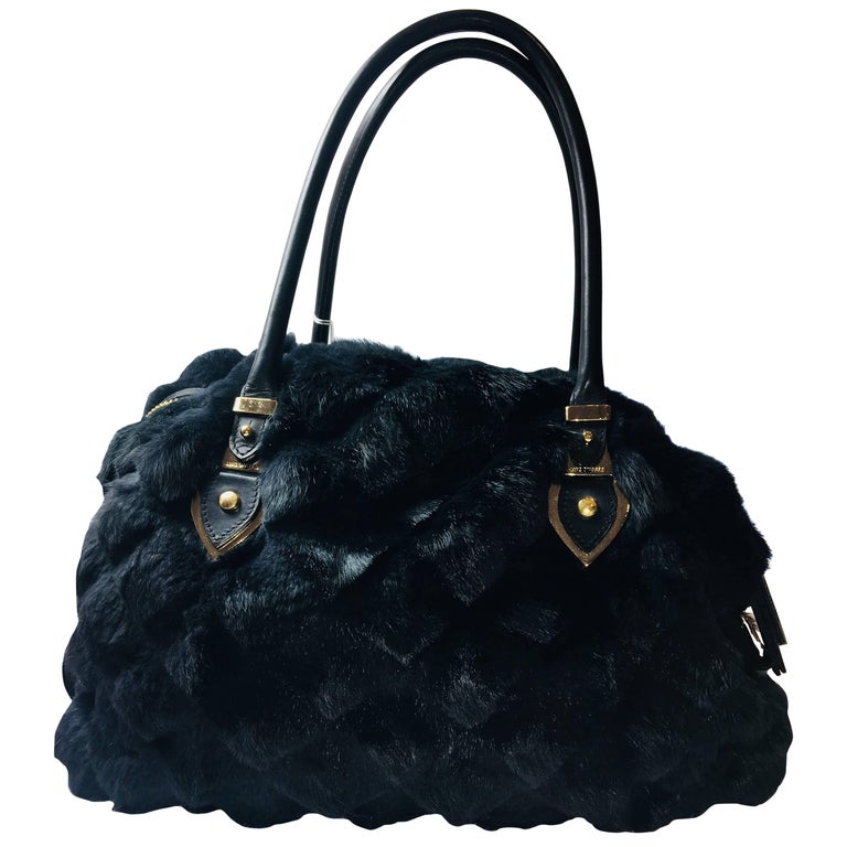 Louis Vuitton 2016 Black Leather Lockme II BB Crossbody Bag at 1stdibs