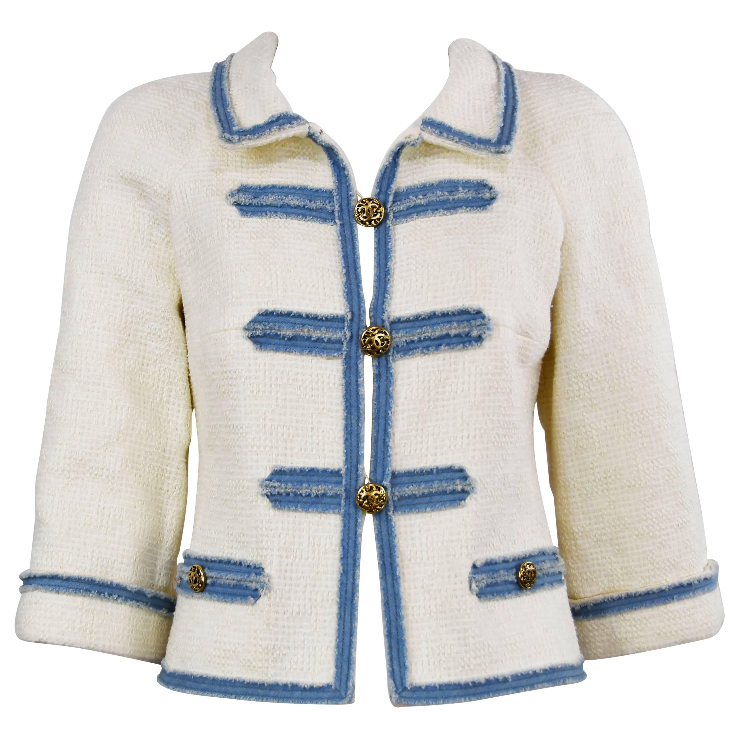 Chanel 2007 Timeless White Boucle Denim Trimmed Jacket with Logo Buttons For Sale