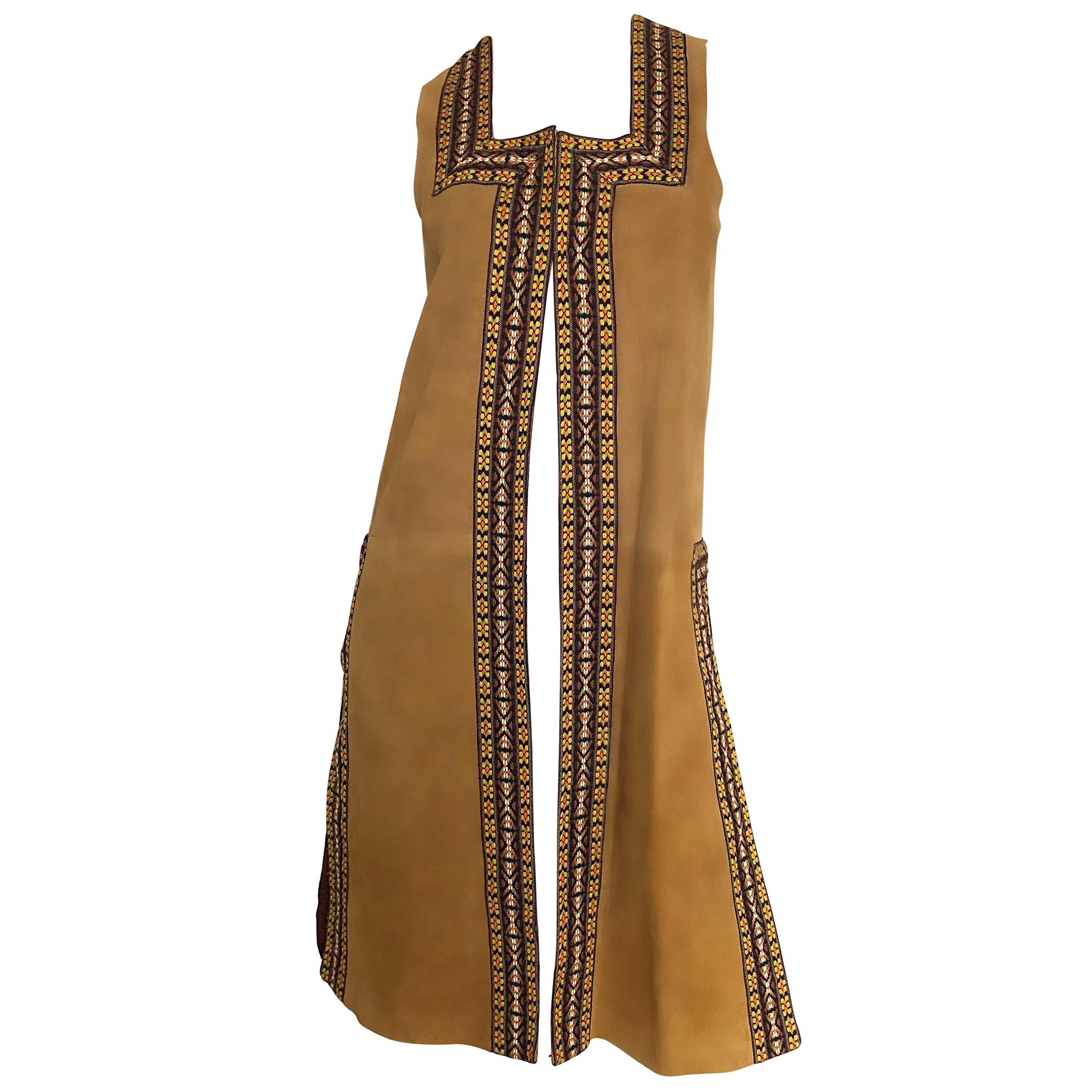 Chic 1970s Tan Suede Leather Embroidered 70s Vintage Boho Sleeveless Vest Jacket For Sale