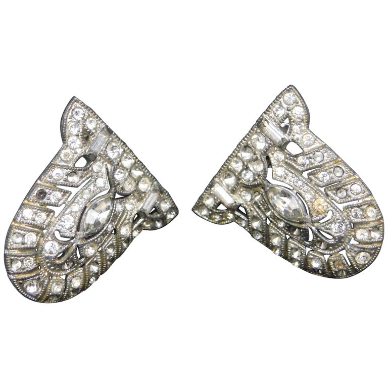 A Pair of Art Deco Shoe Clips with Crystals For Sale at
