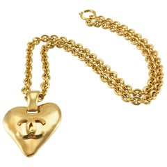 1993 Chanel Heart-Shaped Gold-Plated Pendant Necklace