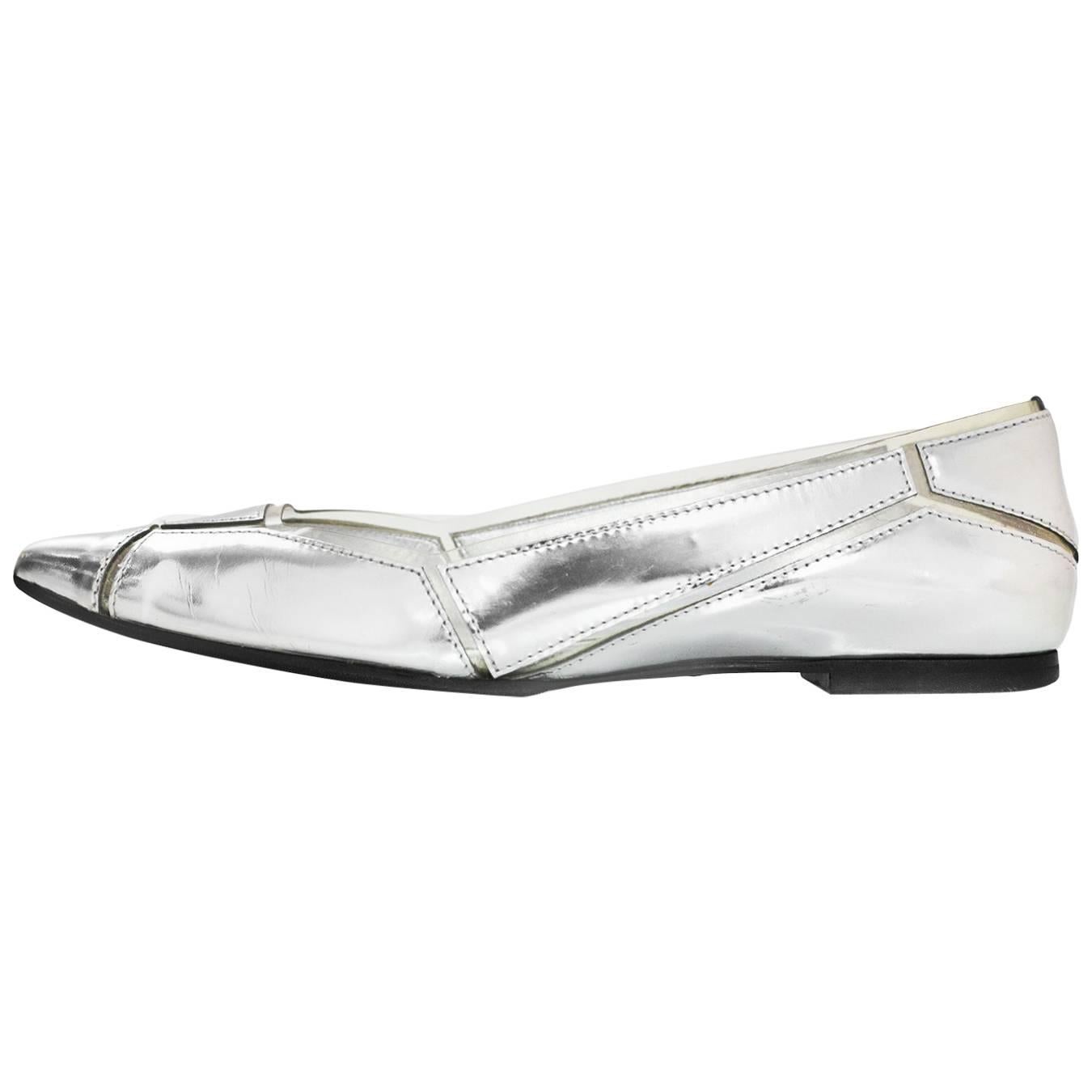 Roger Vivier Silver and PVC Pointed Toe Flats Sz 34.5 im Absätze Leder Schnalle Rot Givenchy Pumps Zehenfrei 37.5