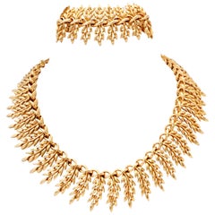 20th Century Gold Laurel Motif Necklace & Bracelet By, Lisner