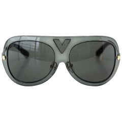 Louis Vuitton Sunglasses Gray Aviators