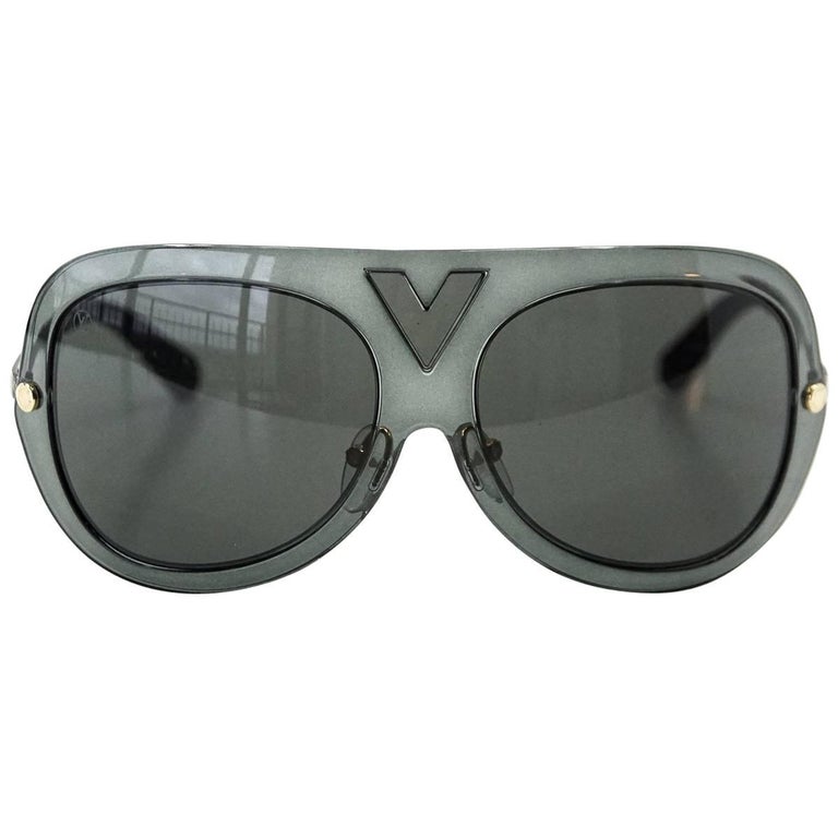 Louis Vuitton Strass Large Round Model Nelly Sunglasses Z0505U For Sale at 1stdibs