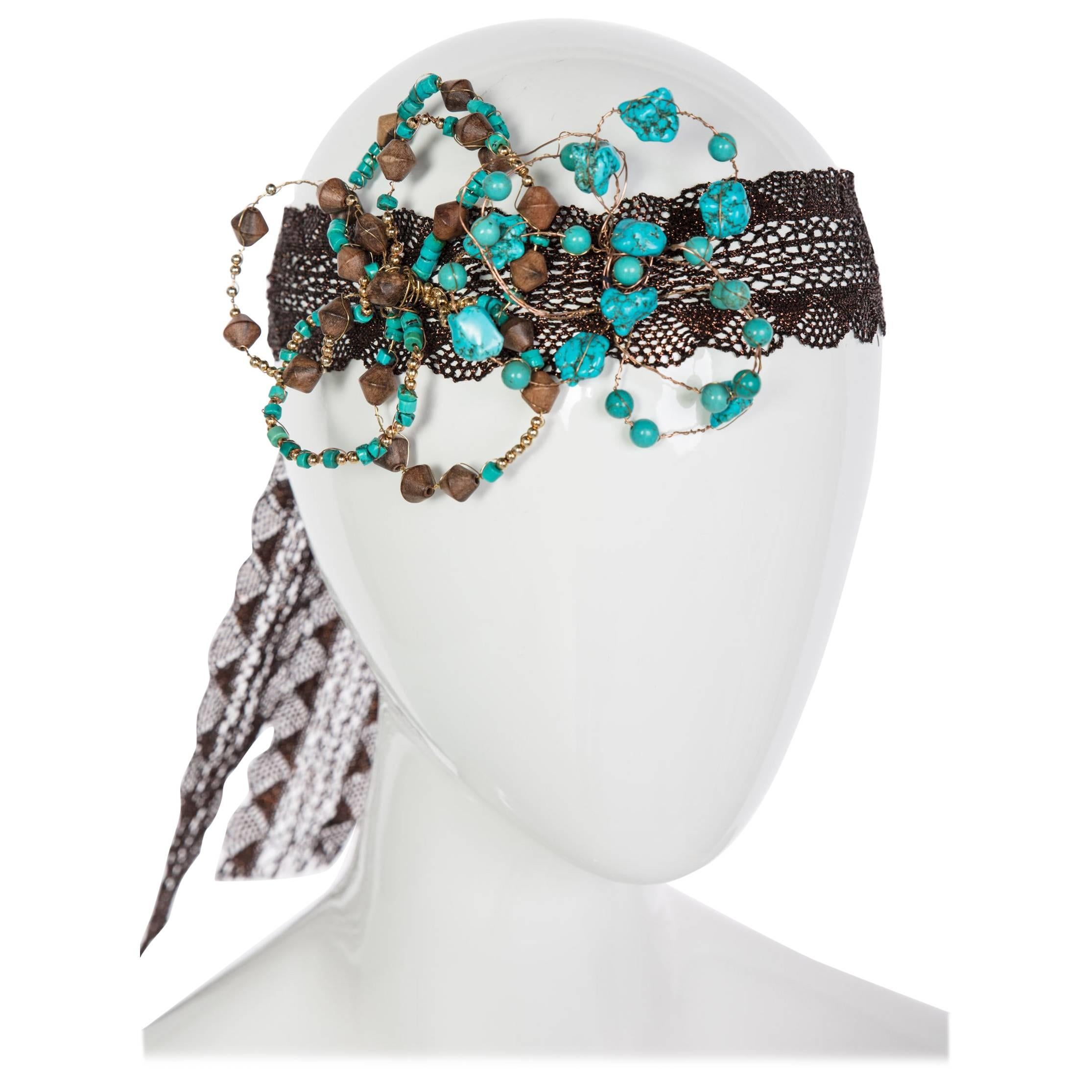 Tête de lit Basha Couture en or, bois turquoise, perles de métal, fleur et dentelle de cuivre en vente