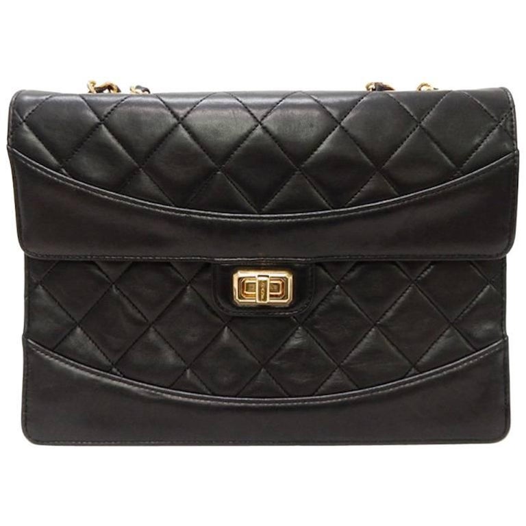 Chanel Black Quilted Matelasse Lamb Leather Flap Chain Shoulder bag at