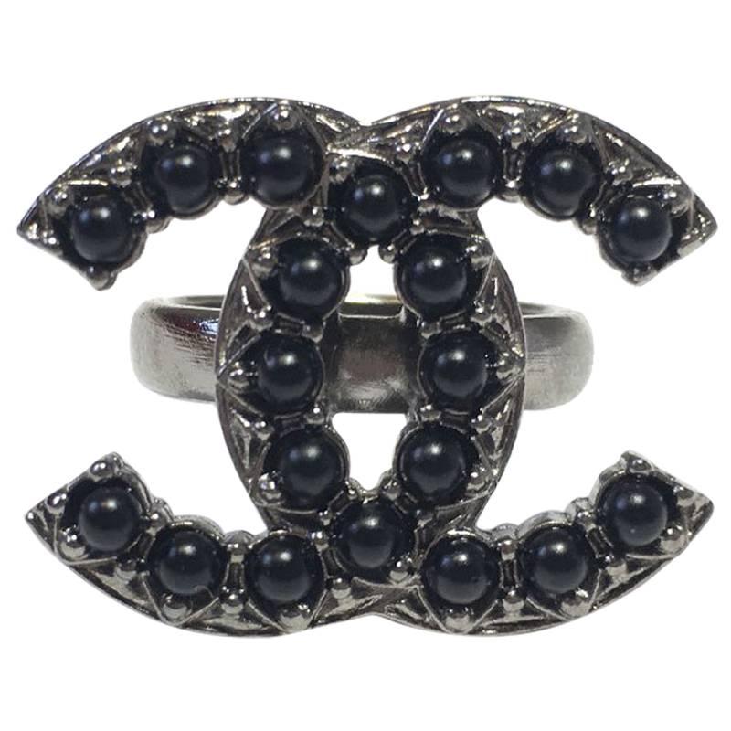 CHANEL CC Ring in Ruthenium Metal, Black Pearl beads Size 52FR