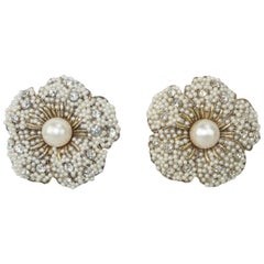 1980
s Pearl 
Rhinestone Flower Clip On Earrings