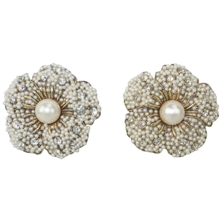 1980's Pearl and Rhinestone Flower Clip On Earrings at 1stdibs