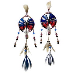 Valentino Resort - Boucles d'oreilles épaule en plumes de papillon Dream Catcher:: 2016