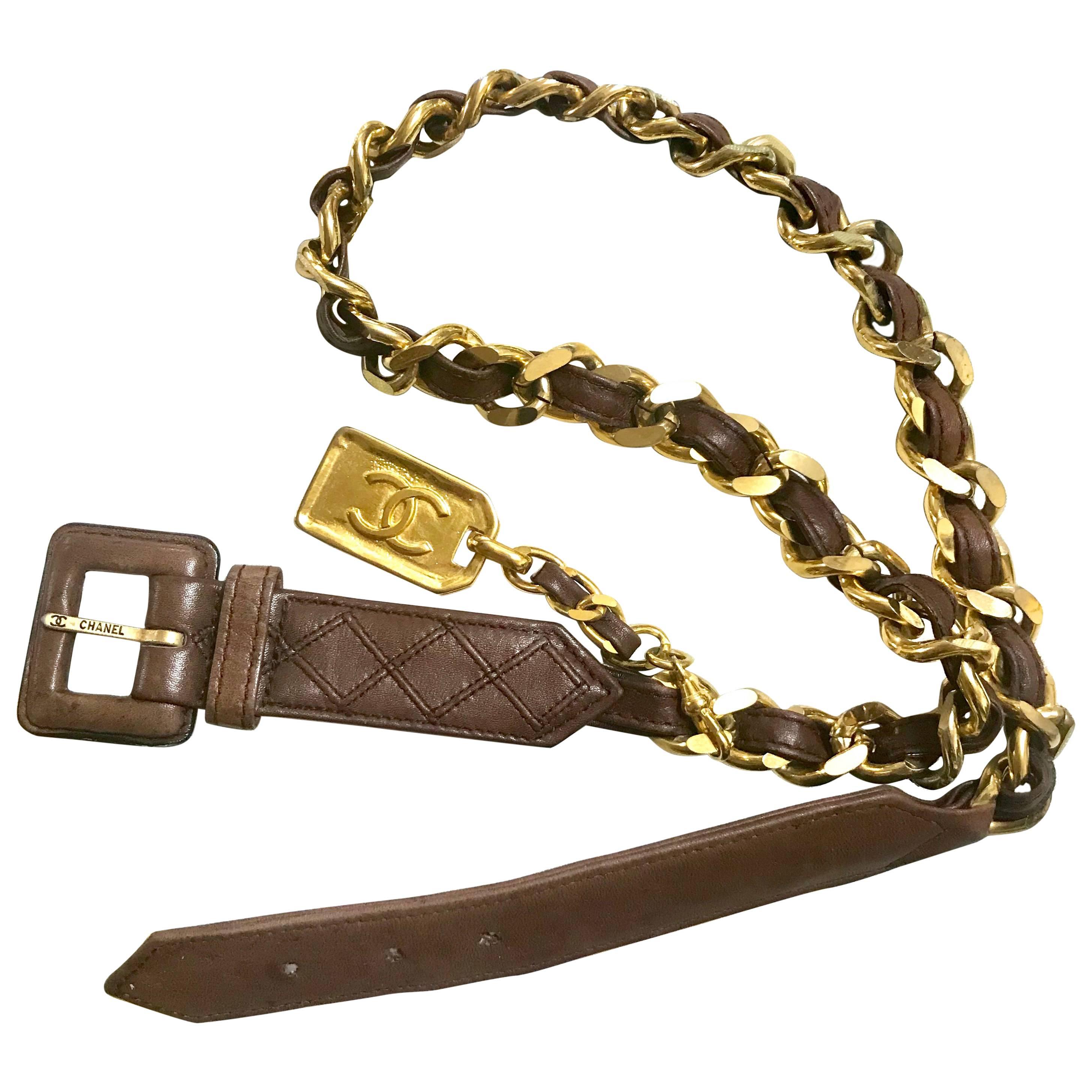 Vintage CHANEL brown classic leathering chain belt with golden square logo charm For Sale