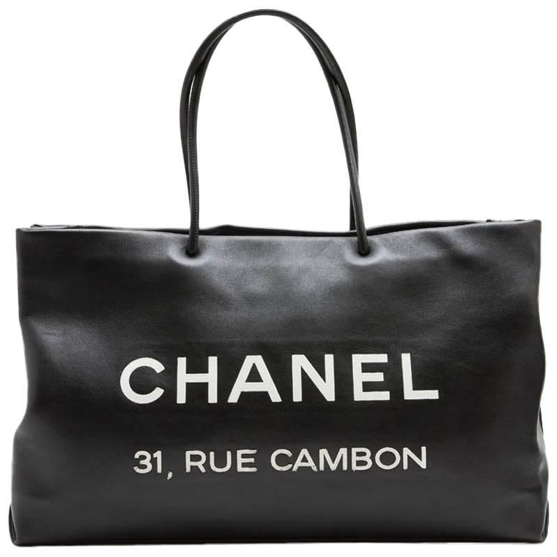 CHANEL Tote Bag in Black Smooth Leather