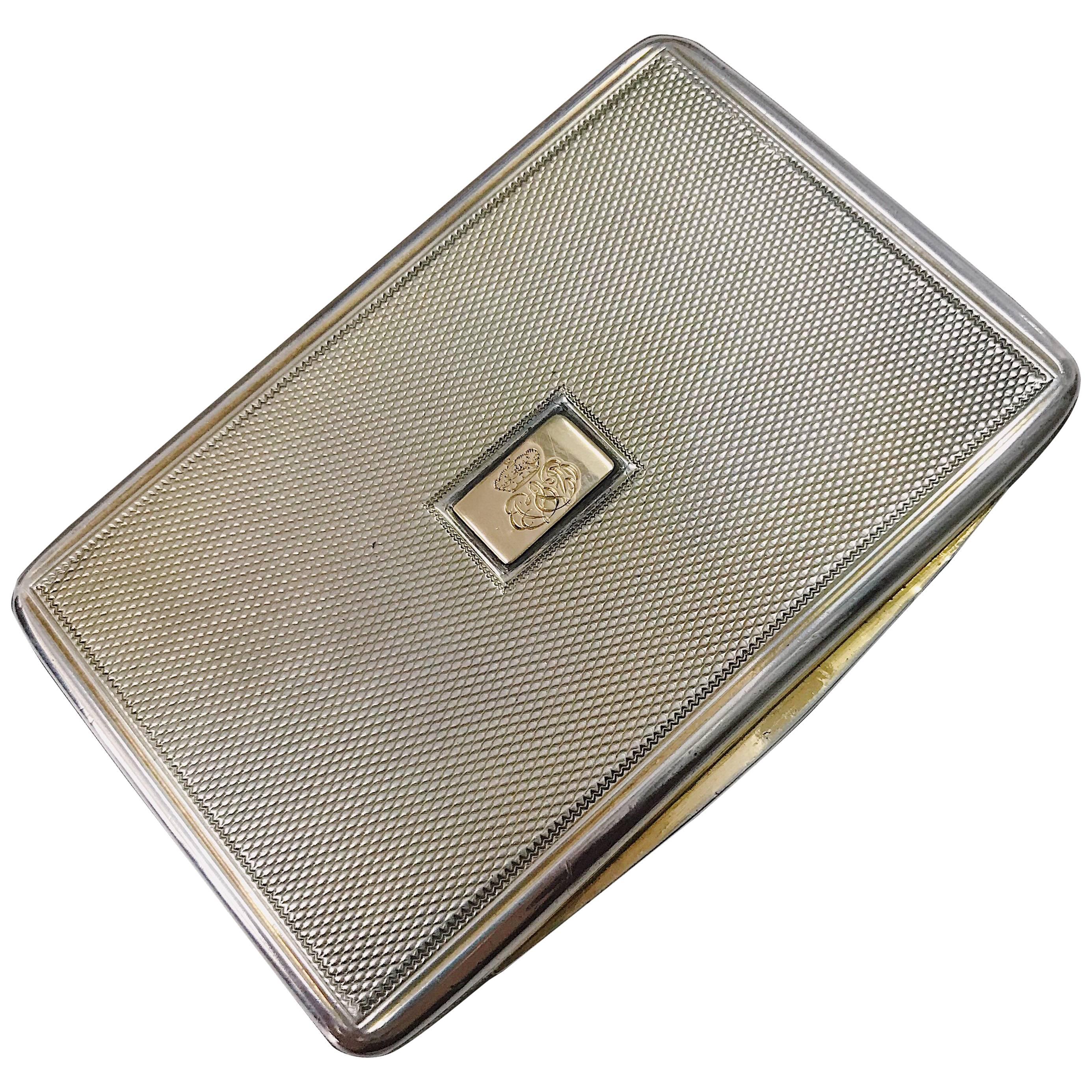 Silver snuff box For Sale