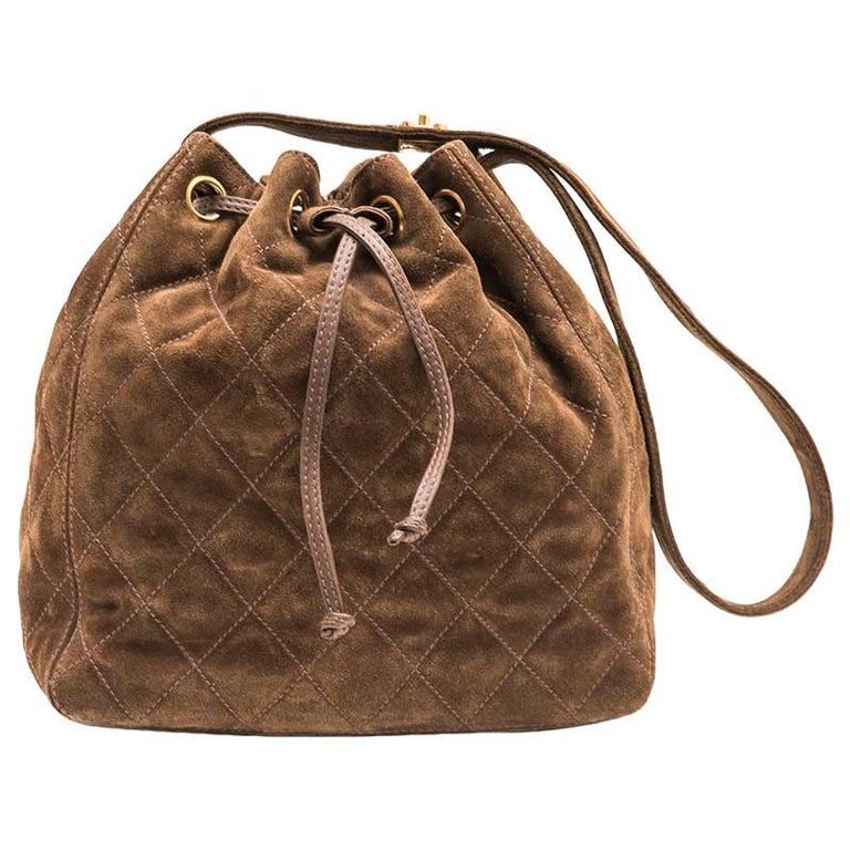 CHANEL vintage bucket bag in brown suede - VALOIS VINTAGE PARIS