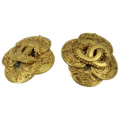 Chanel Vintage Double C earring in gold Plated Metal