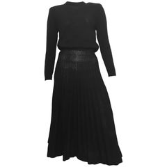 Retro St. John for Neiman Marcus 1980s Black Pleated Knit Dress Size 4 / 6. 