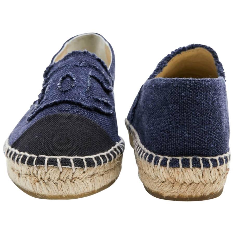 CHANEL Espadrilles in Two-tone Blue and Black Denim Size 40