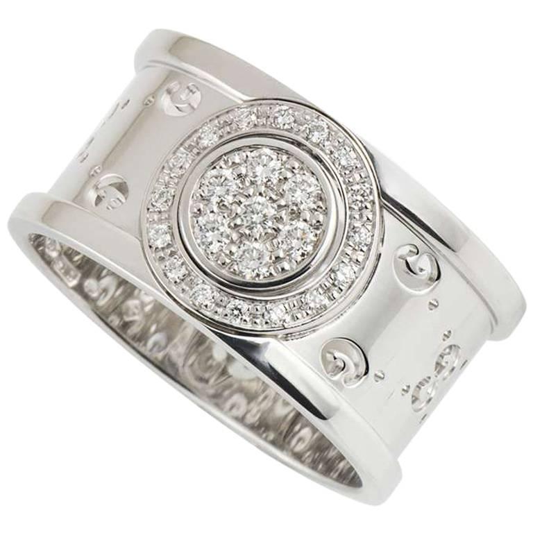 Gucci Twirl Diamond Set Ring For Sale