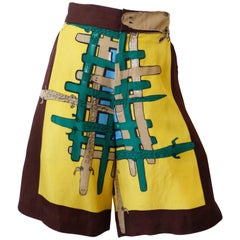 Tsumori Chisato: hochtaillierte Seidenshorts mit hoher Taille und Allligatormotiv 