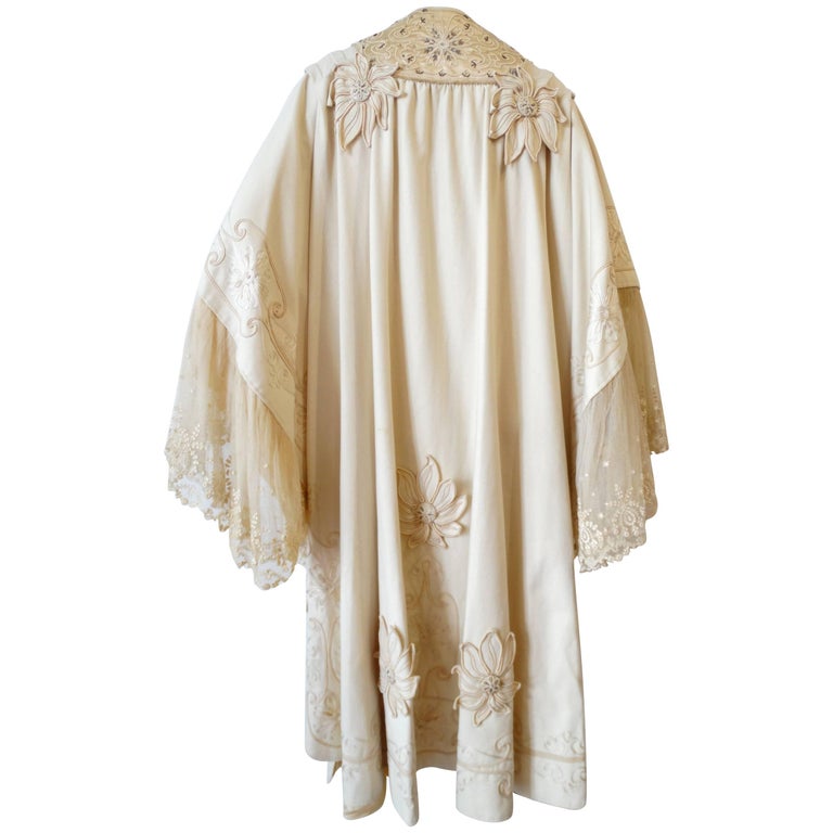 Cream Lace Cape, 1930s For Sale at 1stdibs