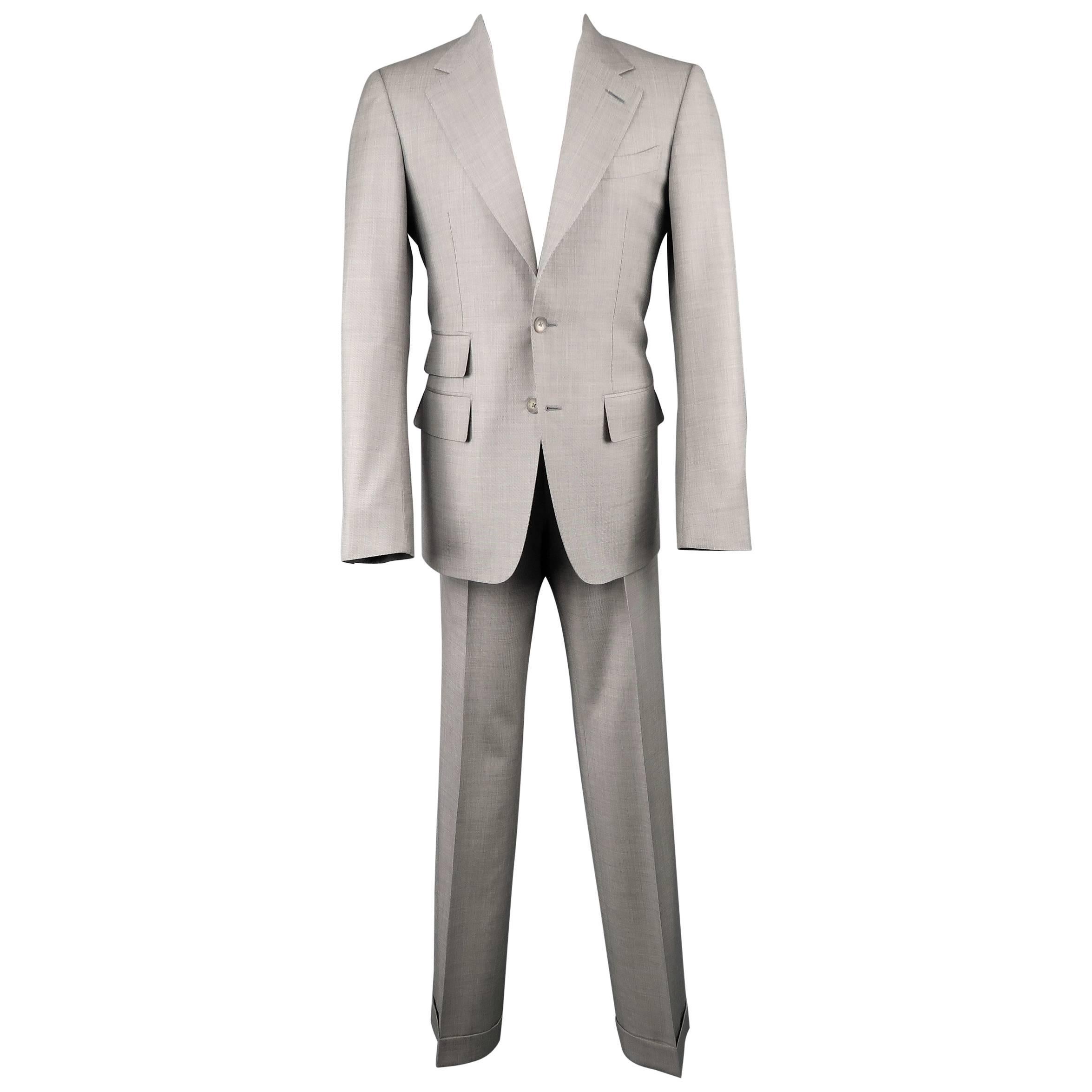 Herren-Anzug aus hellgrauer Wolle mit 2 Knöpfen und Revers von Tom Ford