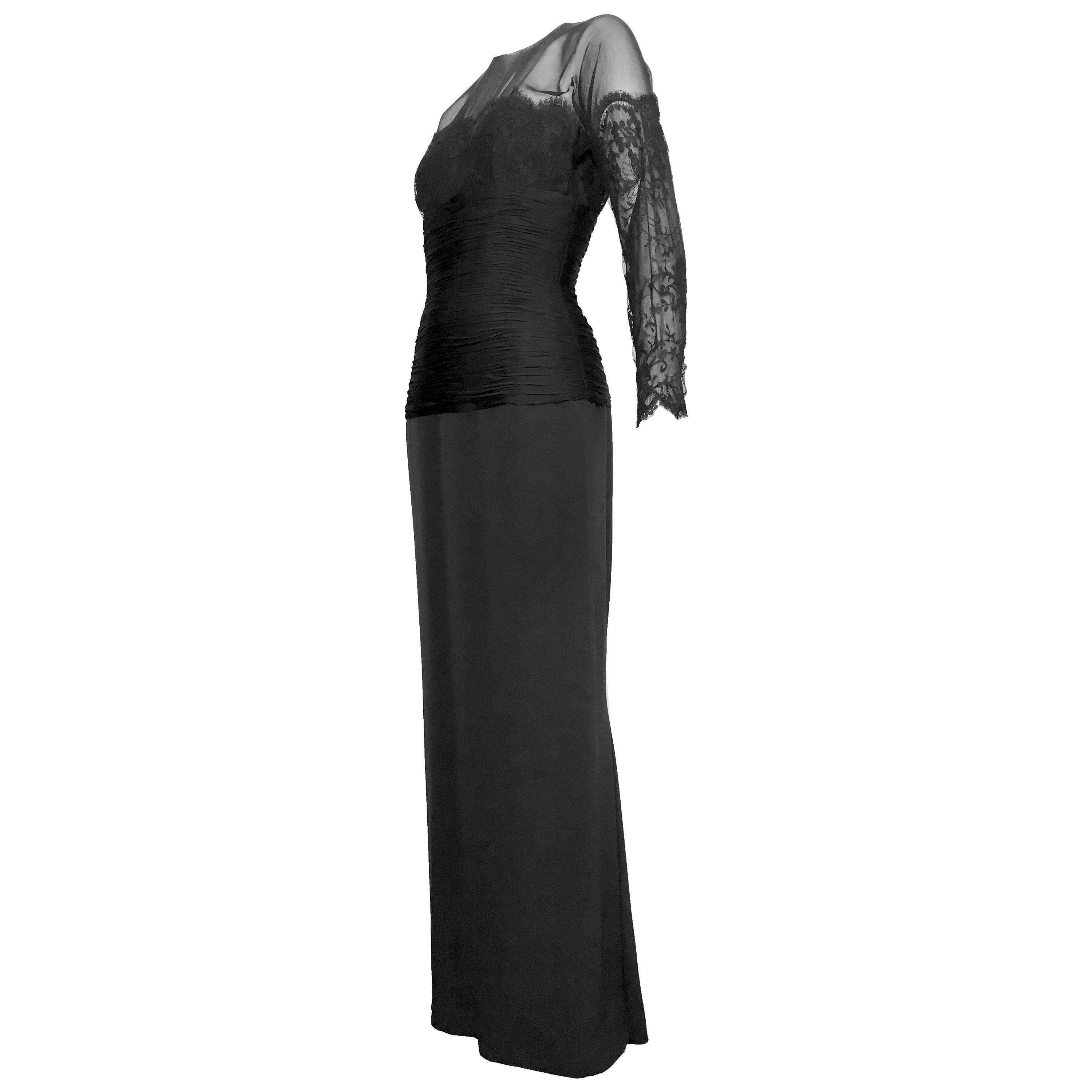 Oscar de la Renta Black Lace Evening Gown Size 6.  For Sale