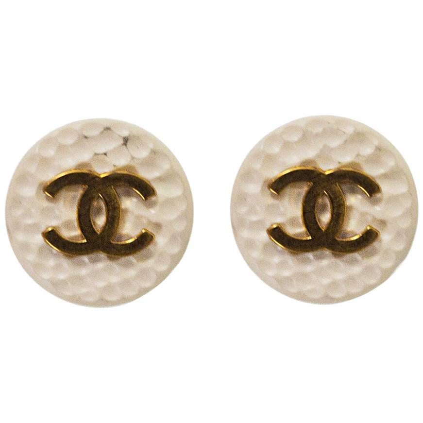 Chanel Set of Two 20mm Cream & Goldtone Textured CC Buttons