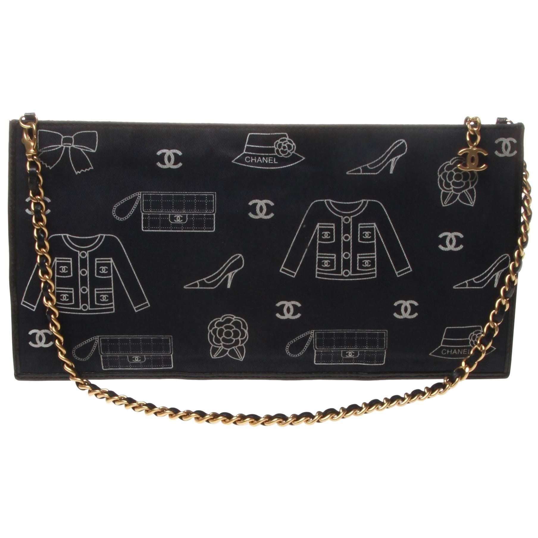 Vintage Chanel navy envelope pouch with CC graphic in contrasting white