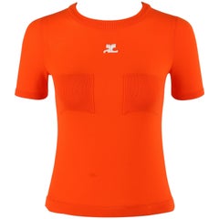 COURREGES um 1970 Orangefarbenes Kurzarm-Strickoberteil mit Rundhalsausschnitt Signature-Logo