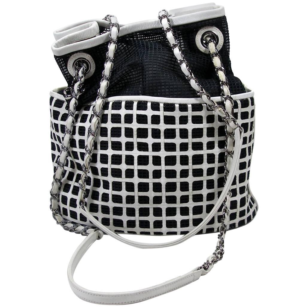 Edition Limited Chanel White Leather and Mesh Black Fabric Bucket Shoulder Bag