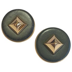 HERMES 'Médor' Vintage Clip-on Earrings in Gilded Metal and Khaki Leather