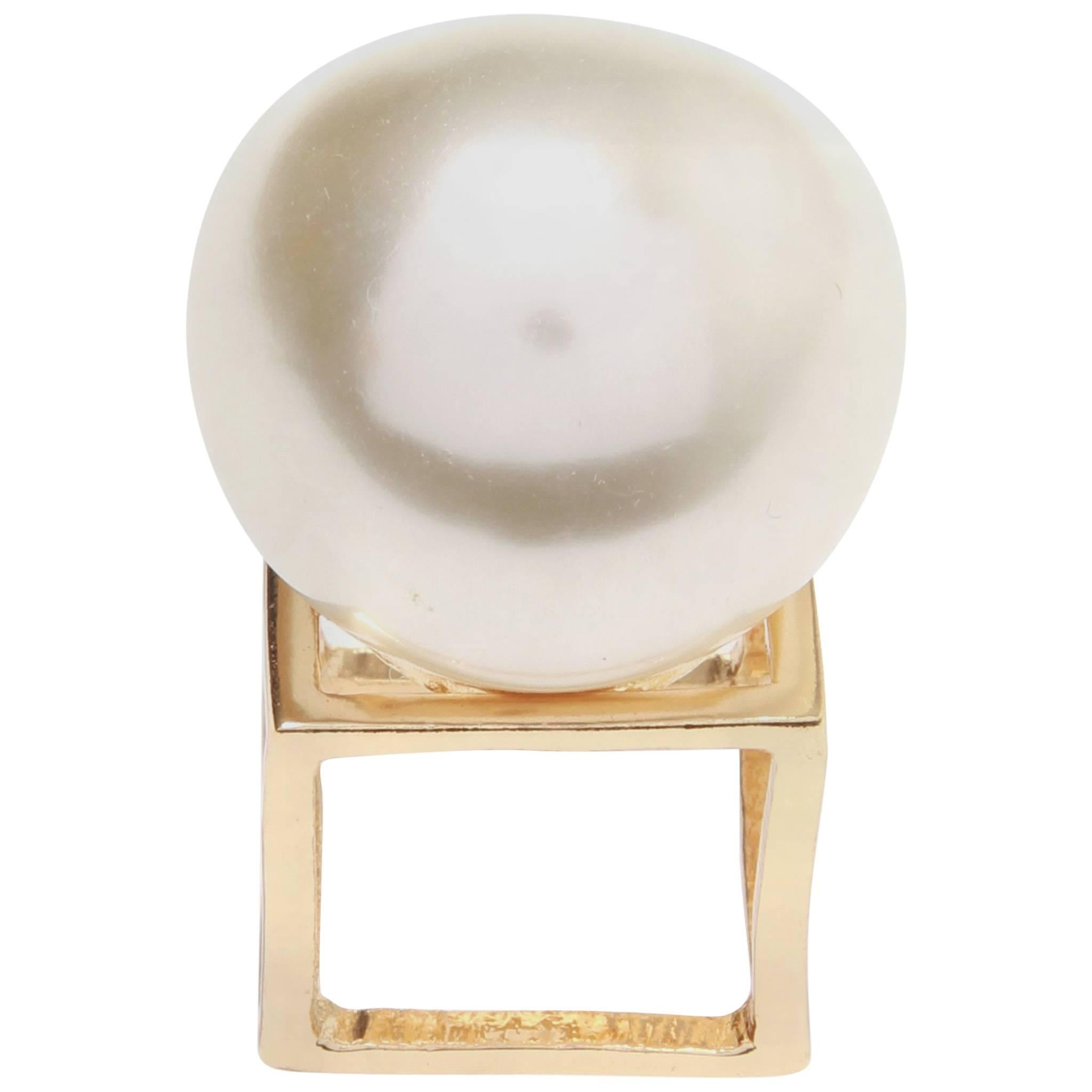 Christian Dior Architectural Oversized Pearl Couture Runway Ring
