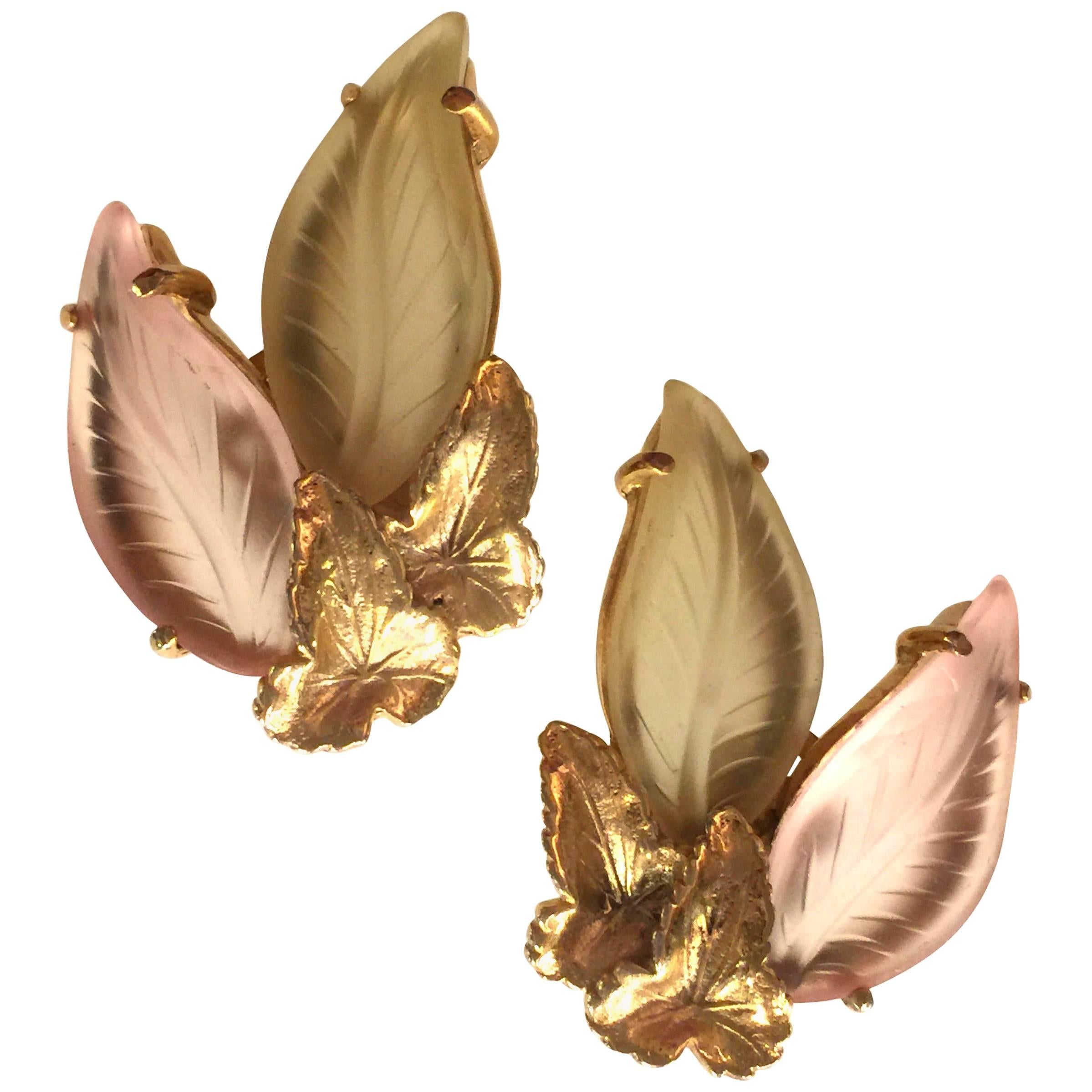 1950s Schiaparelli Frosted Glass Antiqued Goldtone Veined Leaf Clip Earrings For Sale
