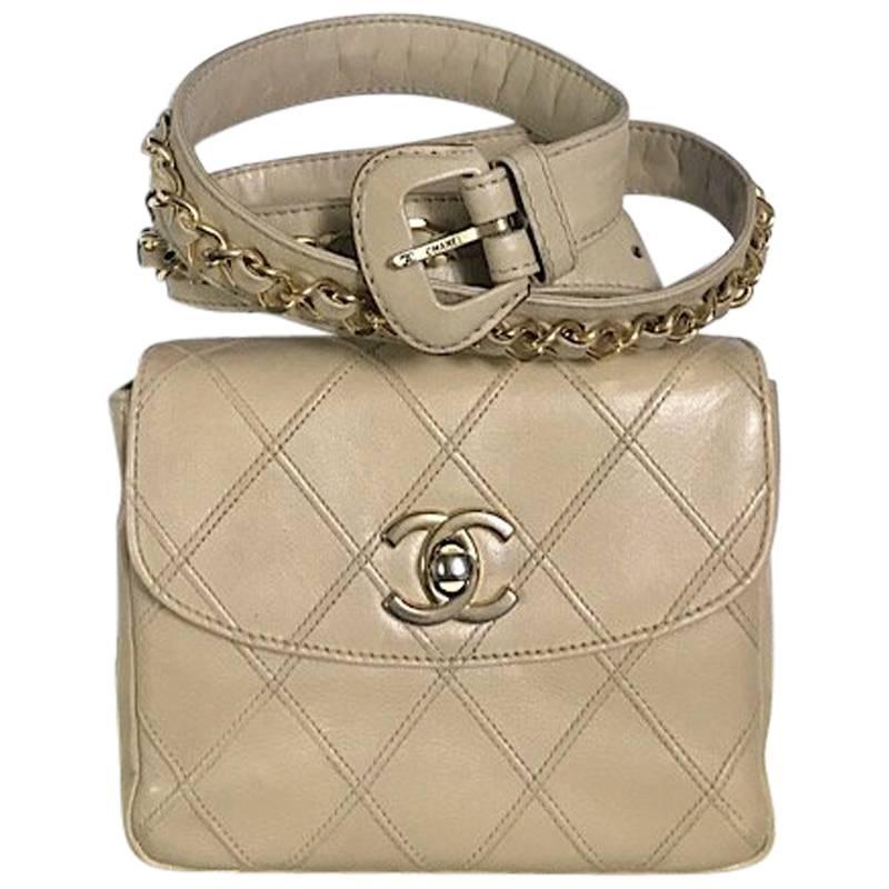 Vintage CHANEL beige leather waist purse, fanny pack, hip bag with gold CC motif