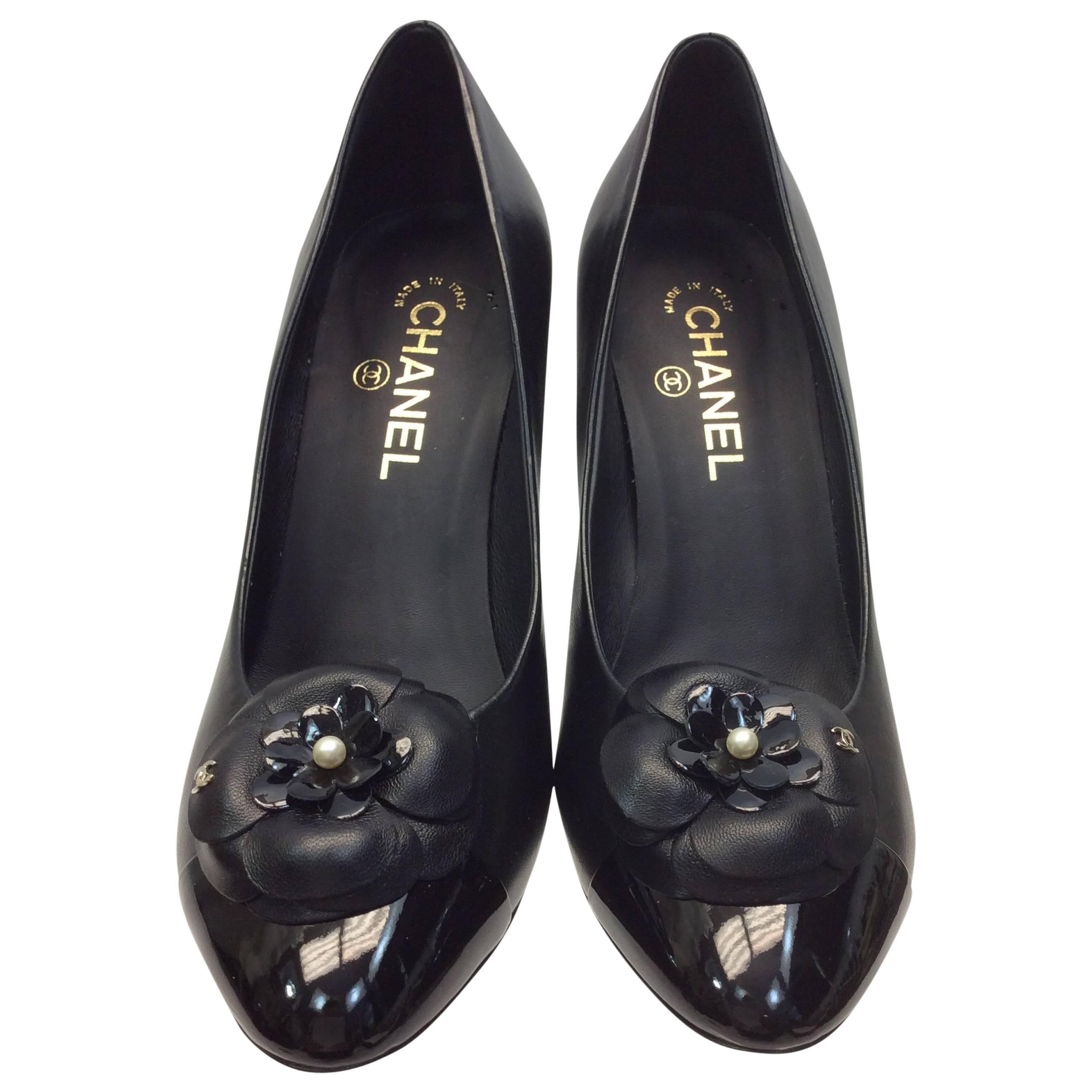 Chanel Black Leather Pump For Sale