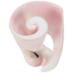 Statement-Ring mit rosa Muschelkugeln und Spiral