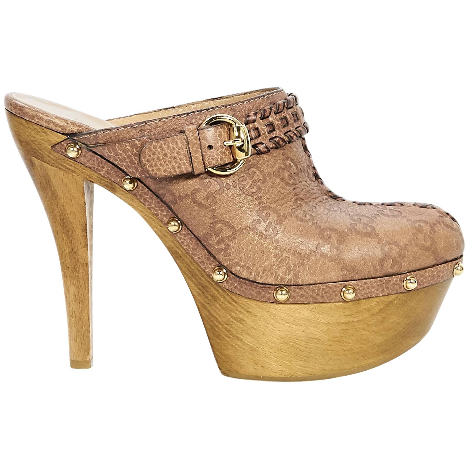 Gucci Tan Monogram Leather Clogs For Sale at 1stDibs | gucci tan