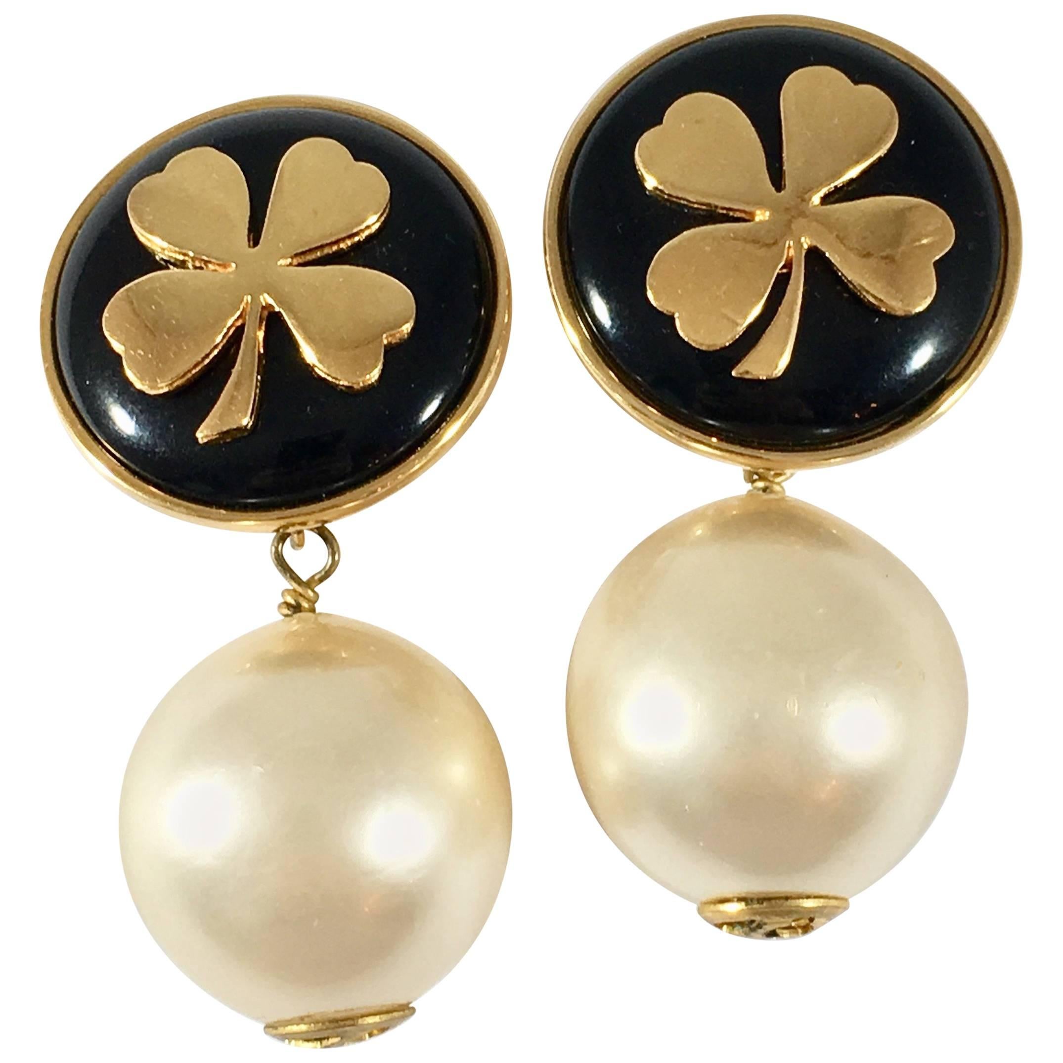 Vintage Chanel Pearl and Clover Dangle Clip-On Earrings 1970s For Sale