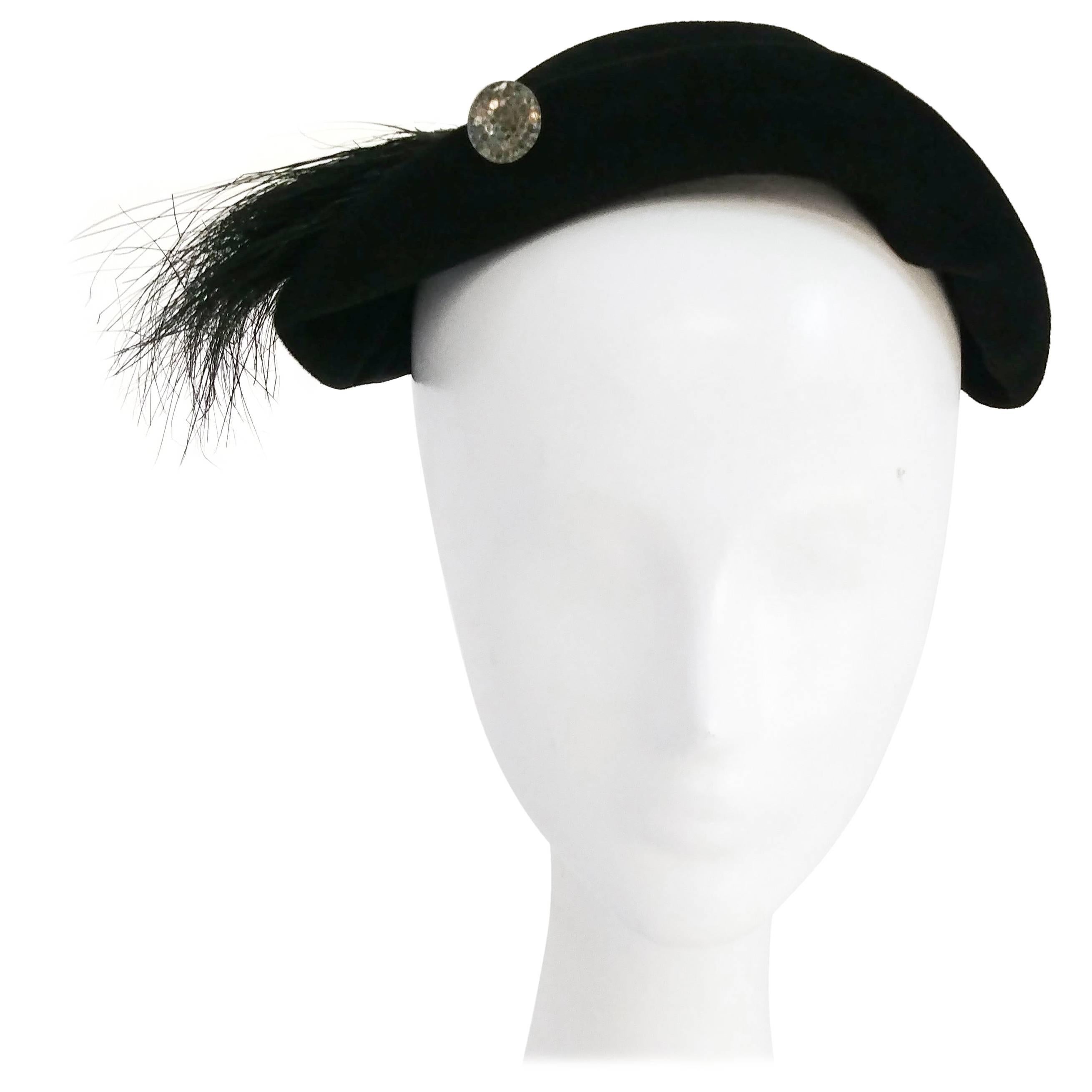 Black Wool Hat with Horsehair Embellishment, 1930s  For Sale