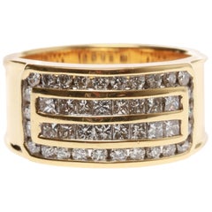 Lady's 18ct yellow gold diamond ring