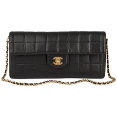 2003 Chanel Sac à rabat en cuir d'agneau noir matelassé East West Chocolate Bar