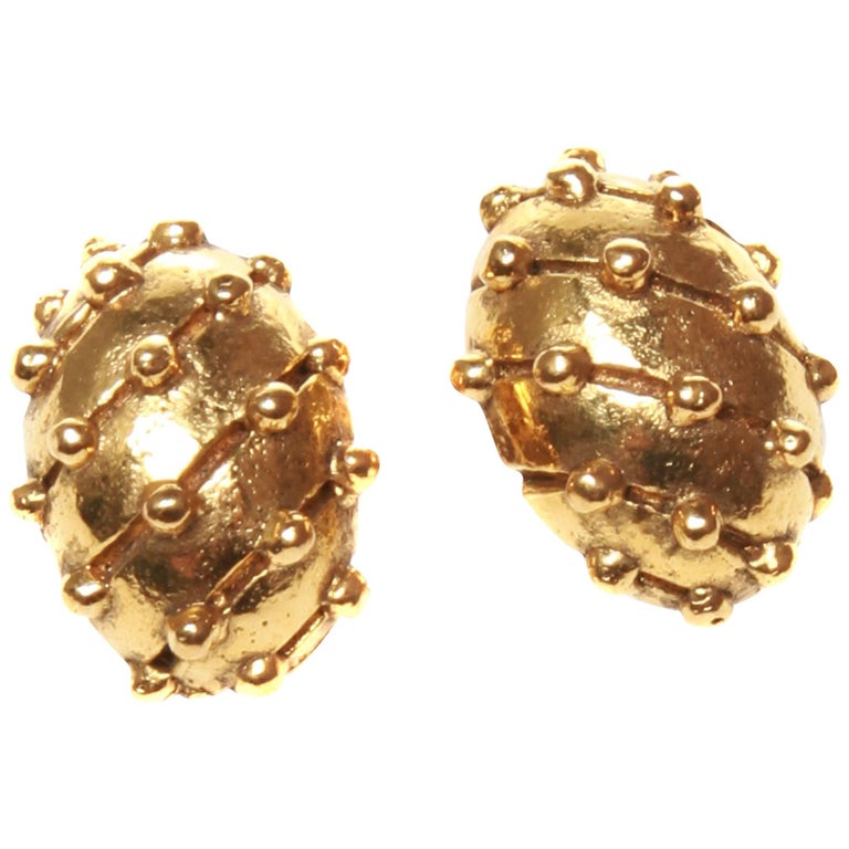 Chanel Vintage ClipOn Earrings at 1stDibs